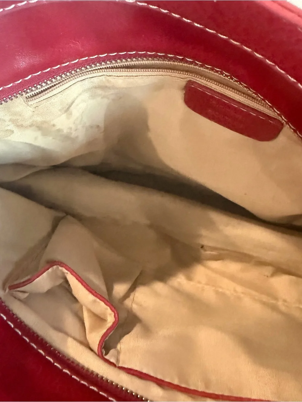 Unknown Brand Red and Black Giraffe-Print Tote Bag